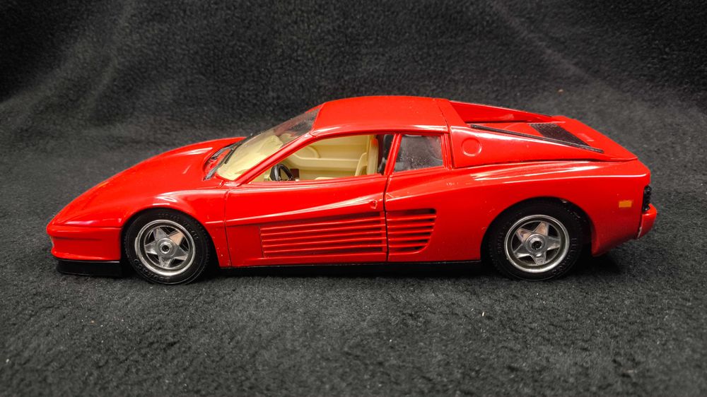 Модель авто 1:18 Ferrari TesteRossa 1984 (Bburago Italy)