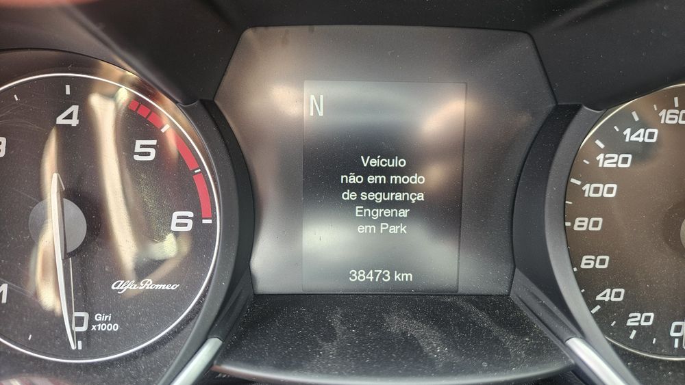 Alfa Romeu Giulia  auto.