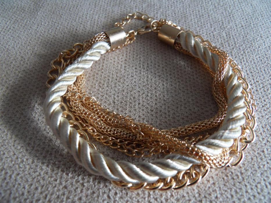 Bransoletka z łańcuszkami SZNUR biały