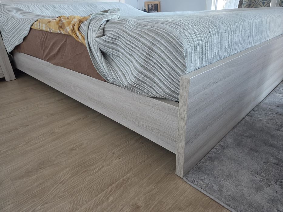 Cama de Casal com Mesinhas