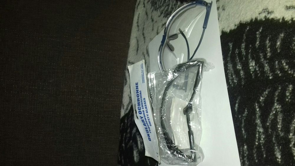 Dwie pary Nowe okulary ochronne Safety Glasses i Sperian.