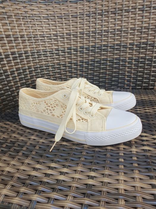 Ażurowe beżowe trampki RoyalFashion 40/41