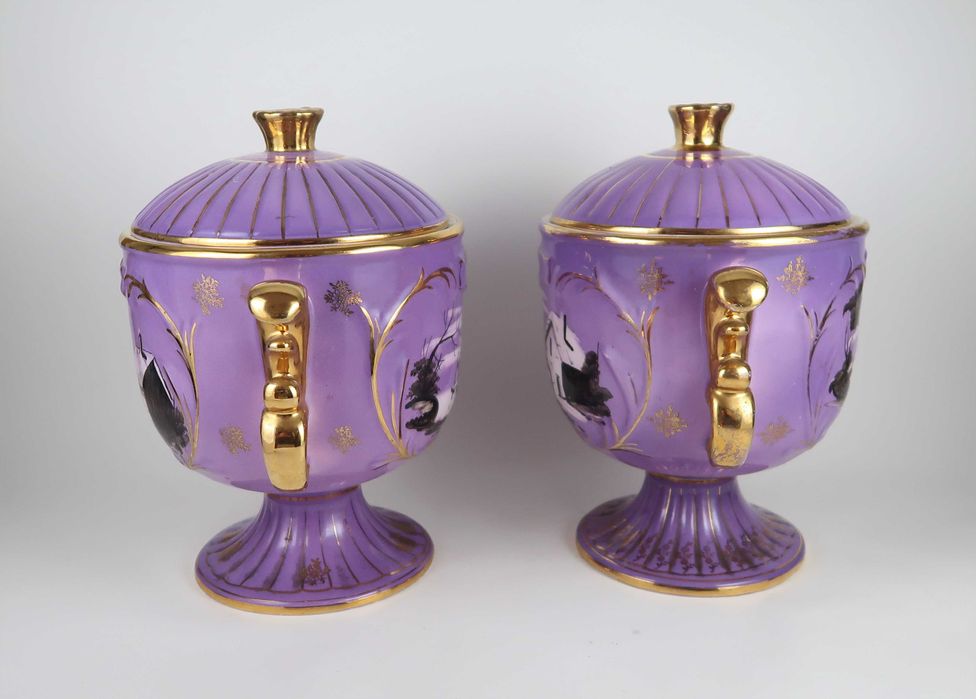 Par de Ânforas de cor Lilás em faiança