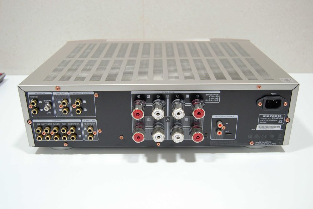 Amplificador integrado Marantz PM8006
