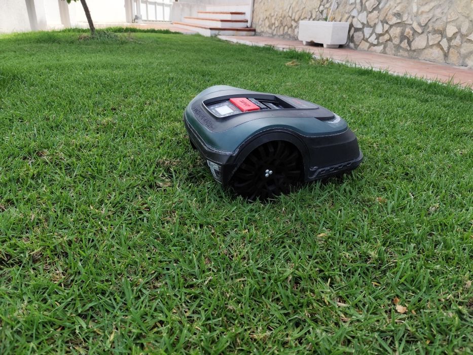 Robot corta-relva Bosch Indego S+ 500 – c/Rodas todo o terreno!!