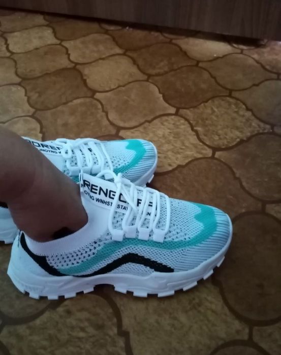 Buty sportowe damskie 38 -24 cm