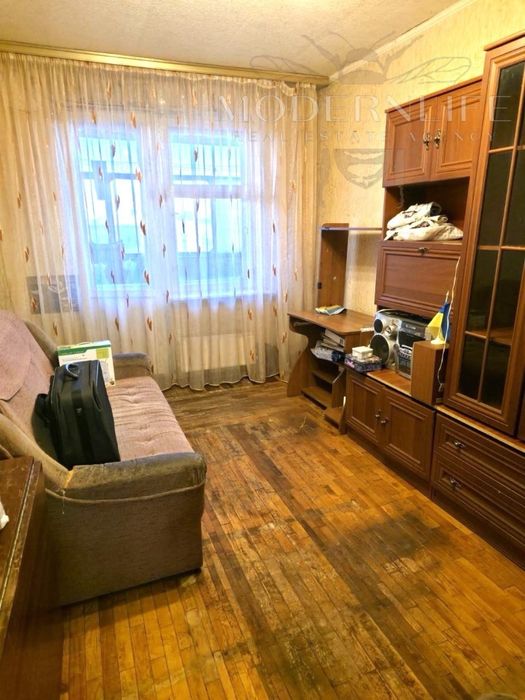 Продаж 4к квартири вул. Братиславська 13
