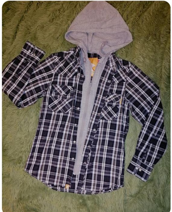 Сорочка комбінована  на заклепках з капішоном. S, 13-14   років