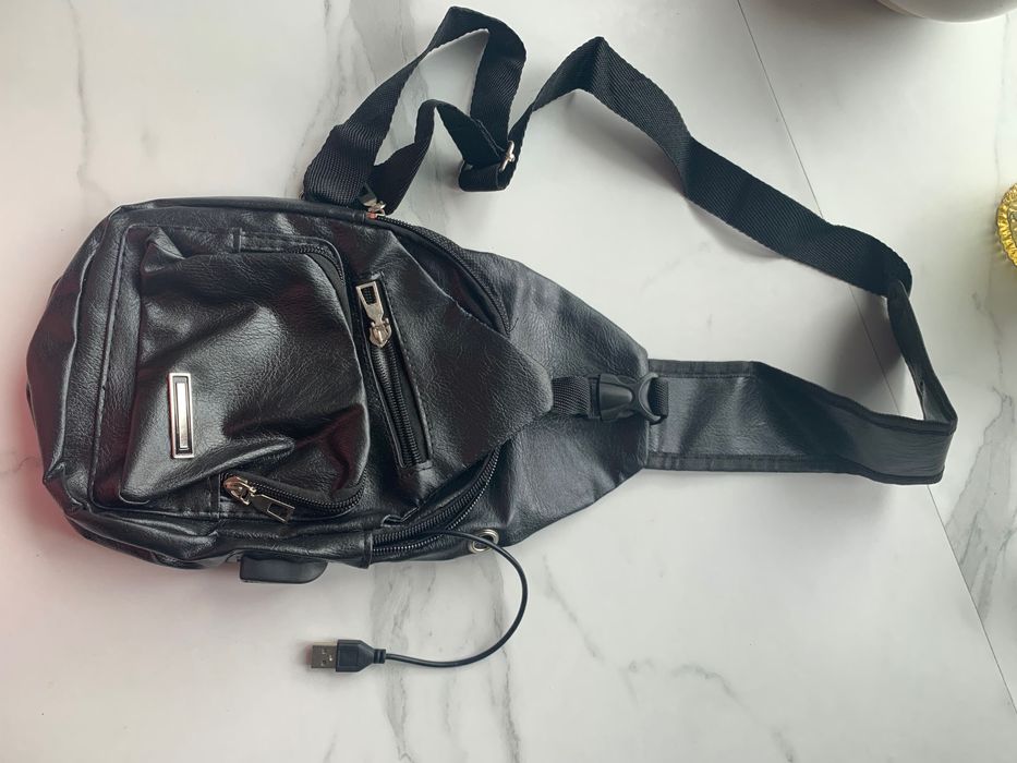 Сумка з usb кабелем