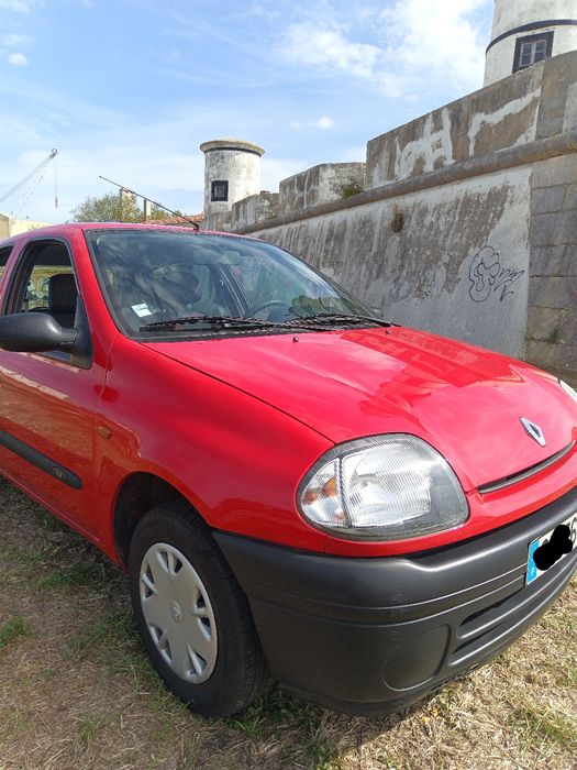 Clio 1.2 ,19000km "novo"