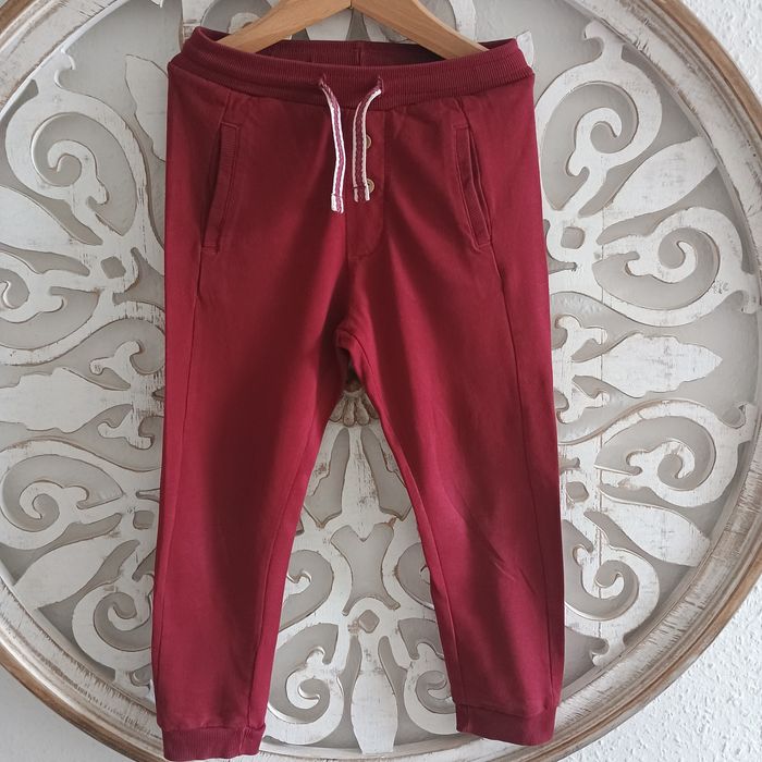 NEWBIE  spodnie  dresowe rozmiar  104