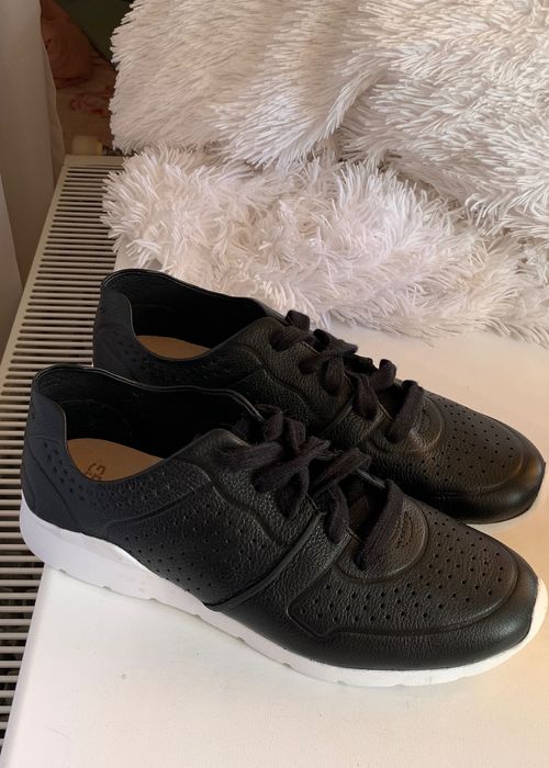 Кросівки шкіряні ugg оригінал