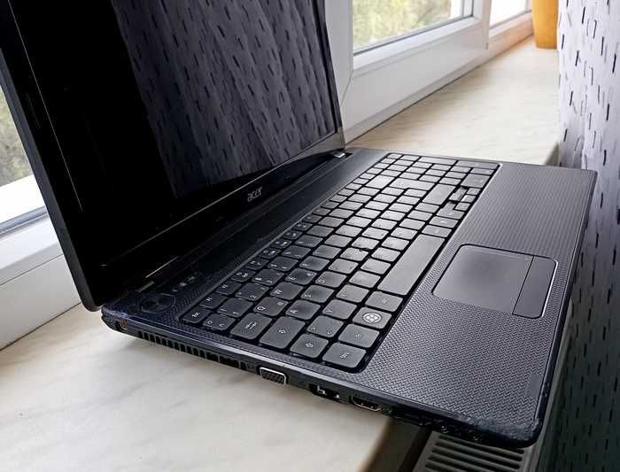 Ноутбук Acer Aspire 5742G  диагональ 15.6"
