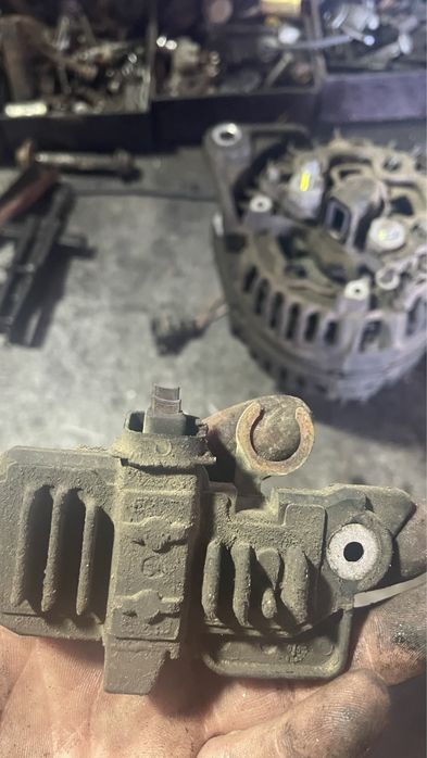100 Volt ремонт стартерів та генераторів 12-24 TIR