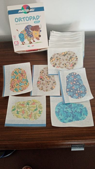 Pensos oftálmicos criança