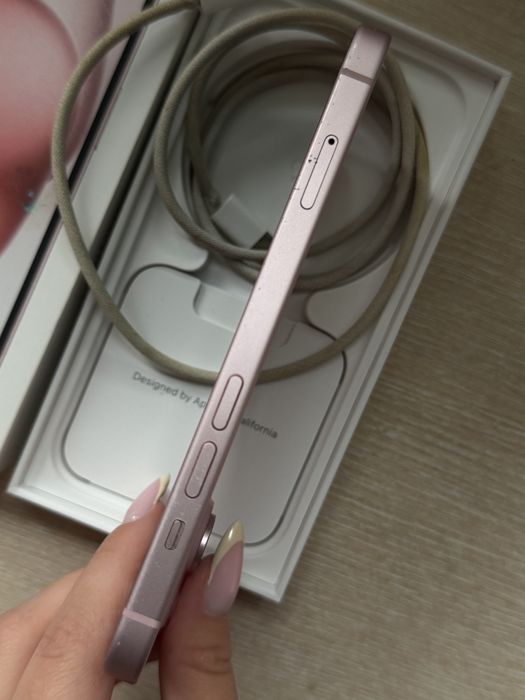Iphone 15 różowy 128 GB