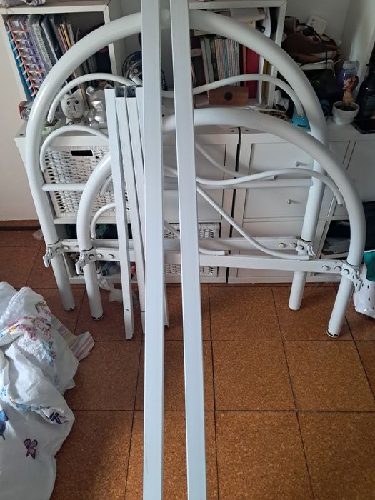 Cama de ferro solteiro