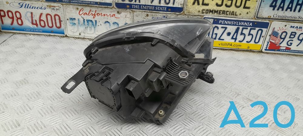 Фара на MINI COUNTRYMAN (R60)