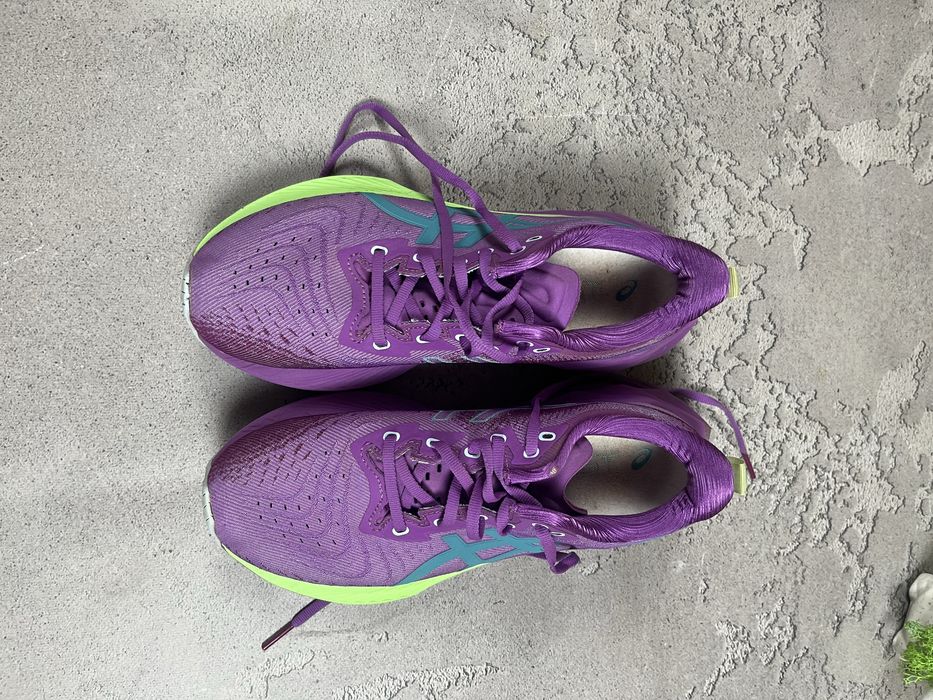 Кросівки ASICS Novablast 4 Litle Show