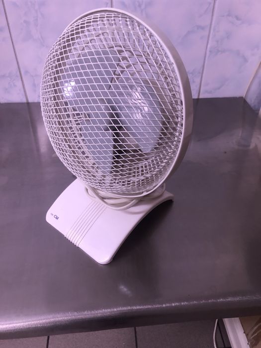Wiatrak wentylator stołowy