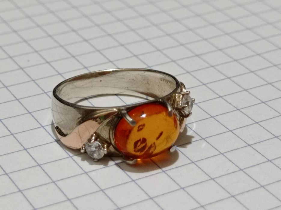 Цветочки, вишня, ягоды