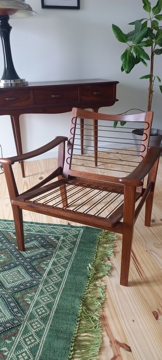 Poltronas escandinavas anos 50 desenhada por Finn Juhl