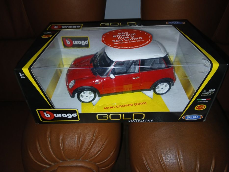 Miniatura Mini Cooper(2001) 1:18 Bburago Gold Collezione Die-na caixa