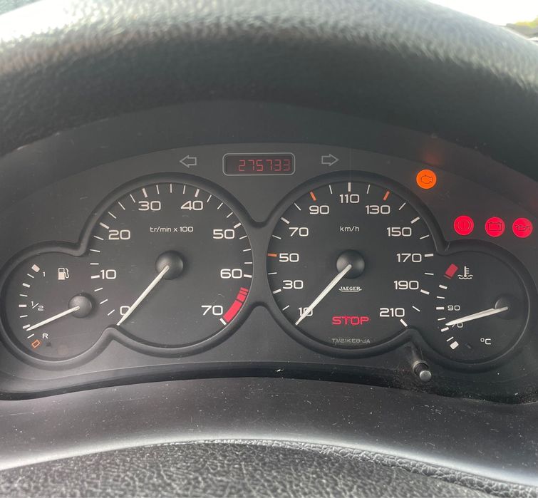 Peugeot 206 1.1 Gasolina – Económico – Revisão em dia