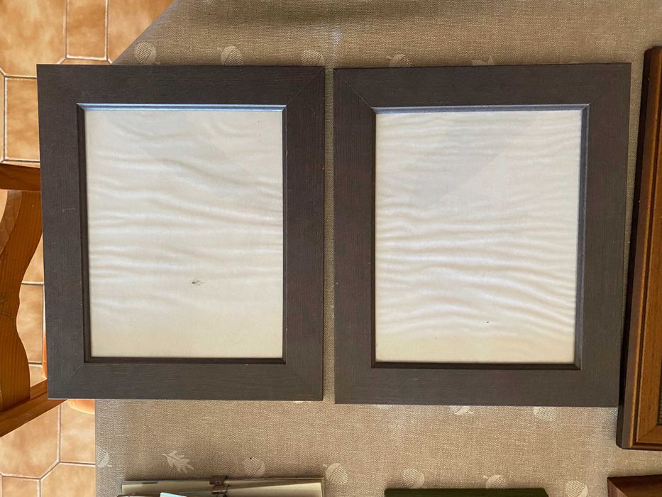 Vários artigos de decoração para desocupar