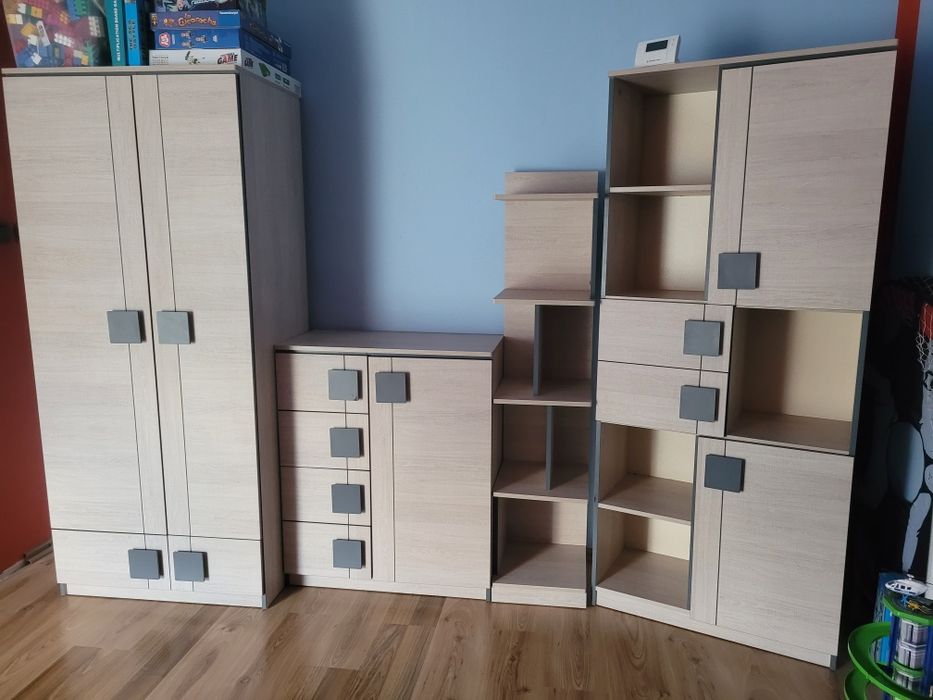 Meble młodzieżowe brąz