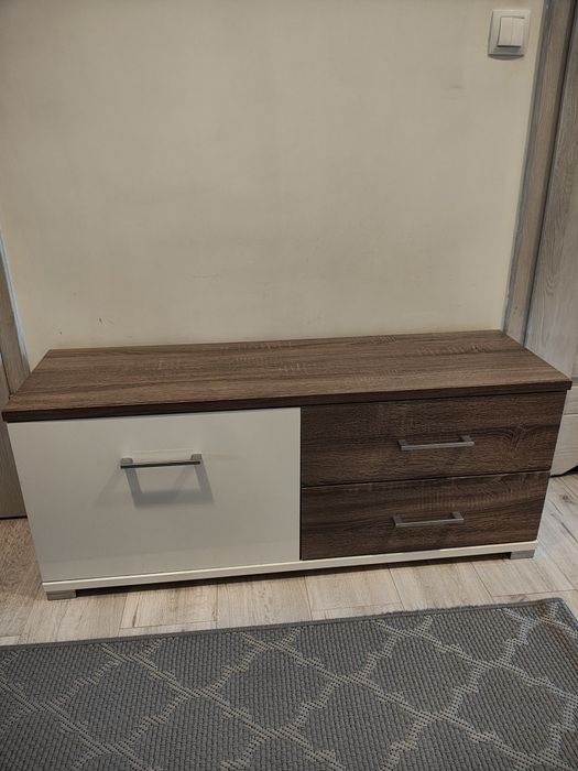 Wieszaki i szafka na buty do przedpokoju