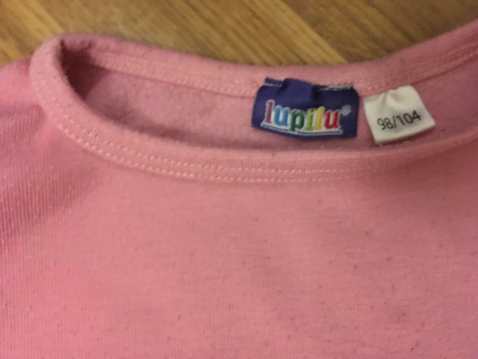 Zestaw ubranek technicznych spodenki bluzeczki  104 - 3 szt.