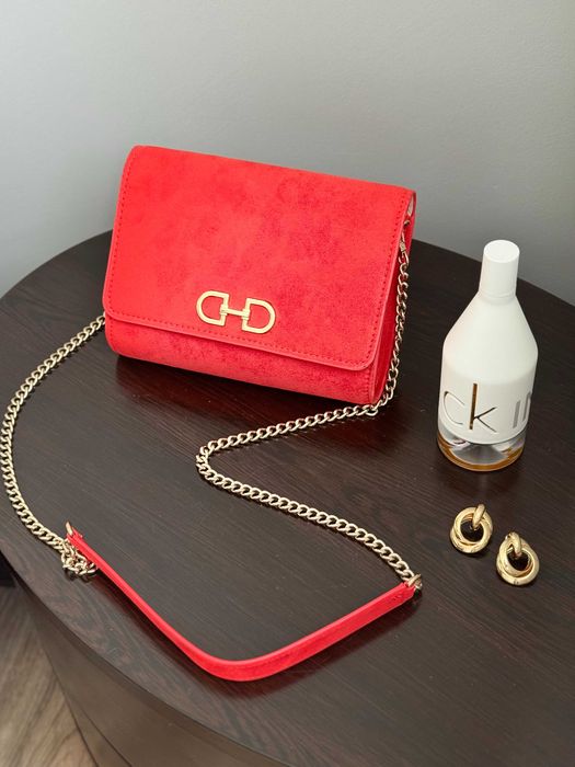 Stylowa kopertówka H&M