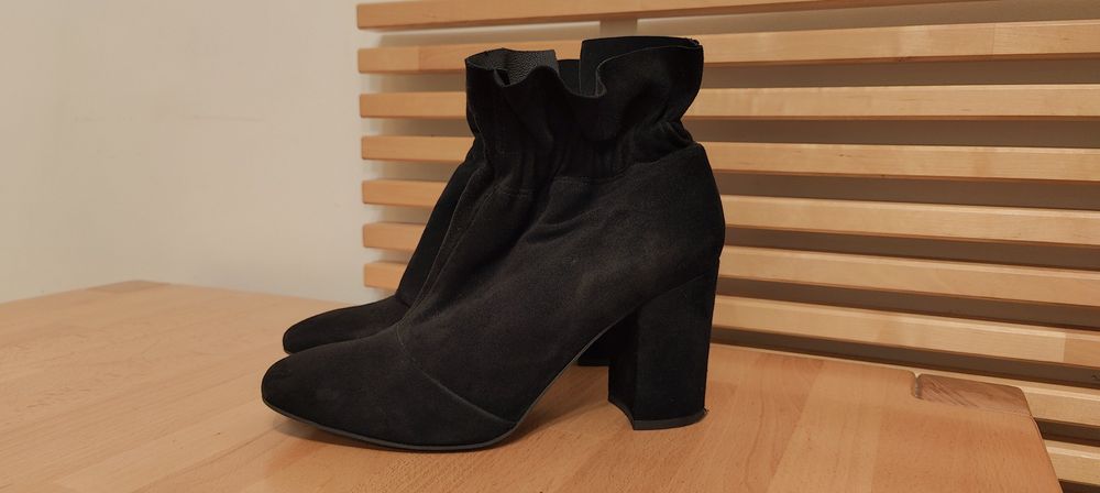 Damskie botki ,buty zamszowe czarne roz 38/39