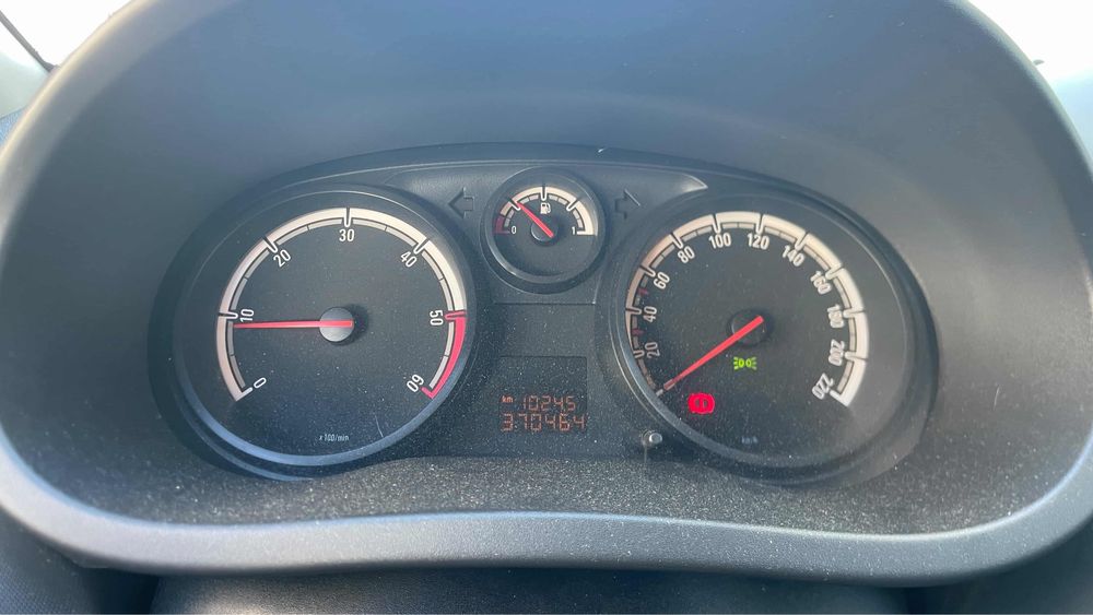 Opel corsa 1.3 cdti comercial