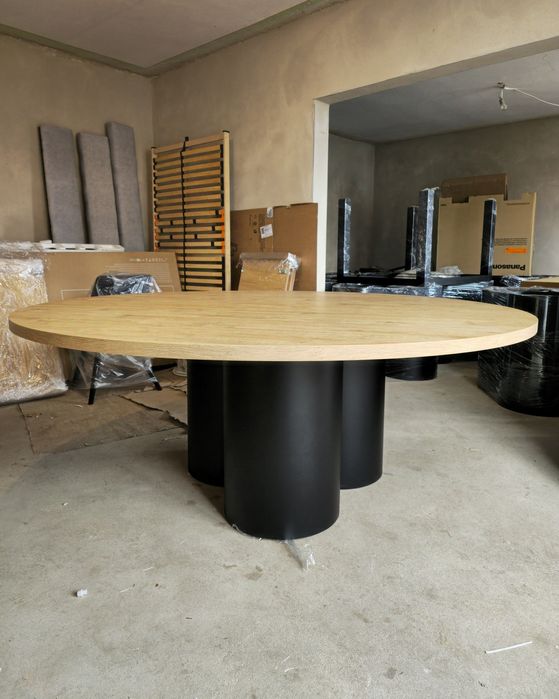 Stoł okragły 200 cm średnicy