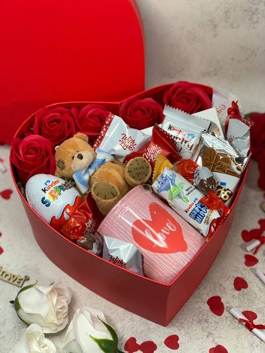 Романтичний подарунковий бокс до Дня закоханих з Kinder