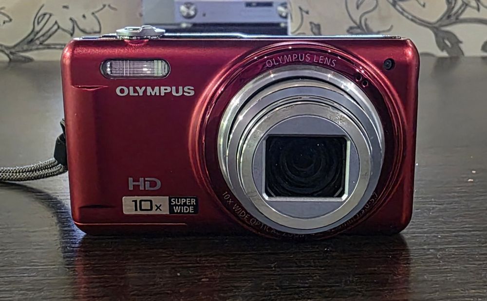 Olimpus.  D - 720