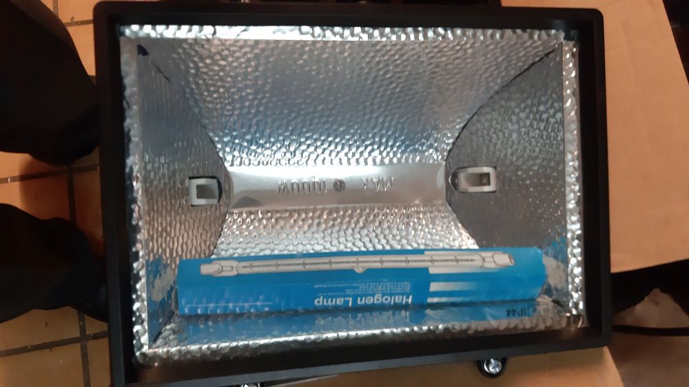 Projetor de 1000 W novo