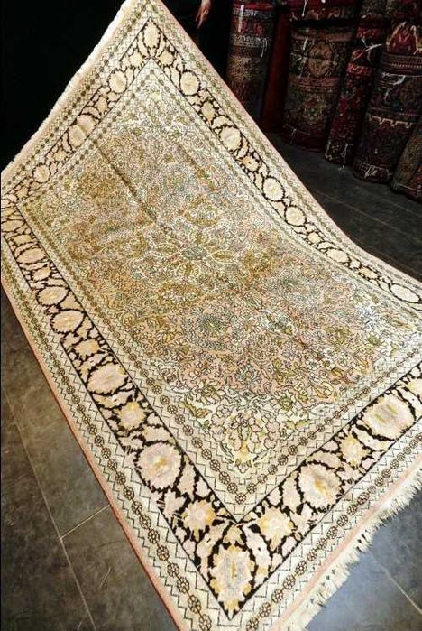 Tapete de SEDA natural de Caxemira com 277cm x 174cm