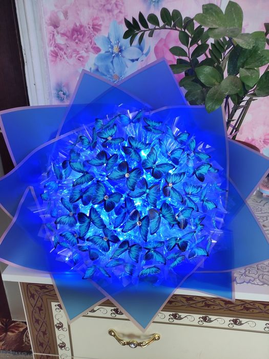 Букет з метеликів, ромашок / Квіти на подарунок, Бабочки, сюрприз