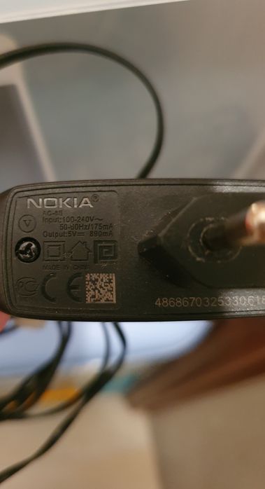 Selling Nokia mobile phone chargers in good condition! Only €5 each64584468483970124