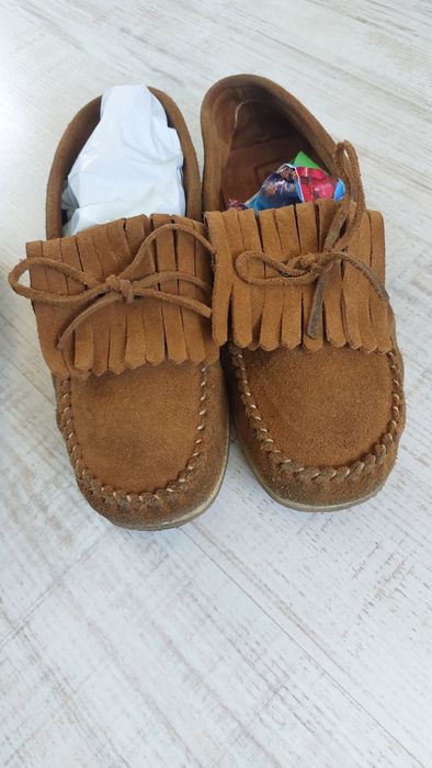 Buty chłopięce r. 34(21-21,5cm) Skórzane mokasyny plus klapki/crocsy