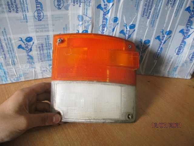 Pisca frente esquerdo VOLVO FL