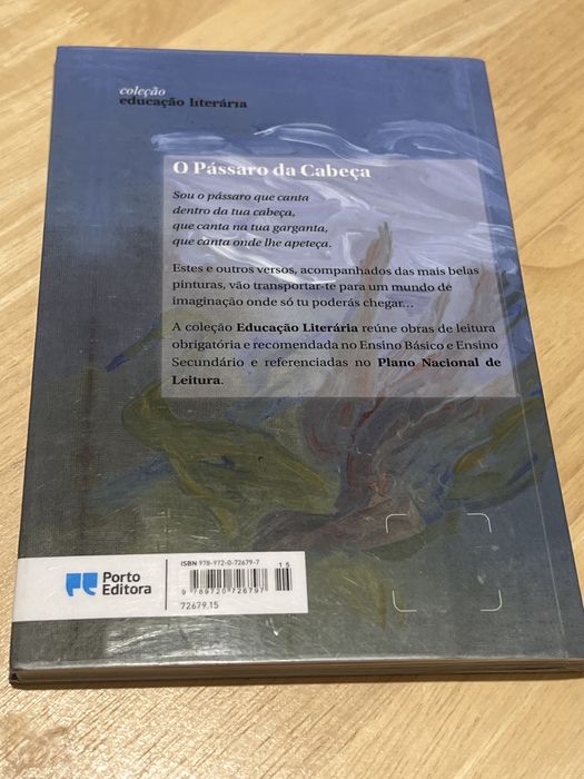 Livro “O Pássaro da Cabeça e mais versos para crianças”