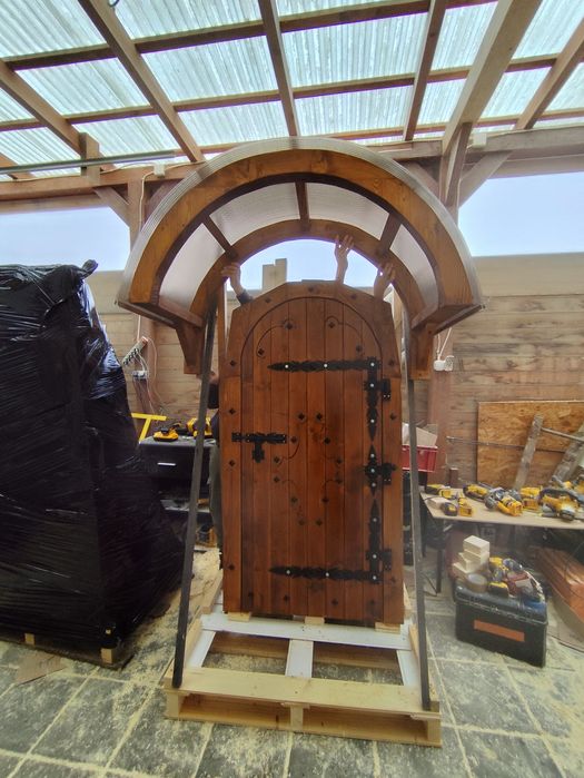 Drzwi do piwniczki gospodarcze do domków piwnic opaska