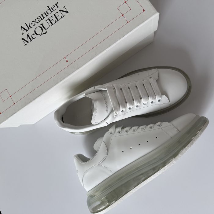 Оригінал Alexander McQueen кросівки з прозорою підошвою, унісекс