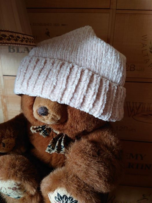 Шапка  бини велюр берет, шапка с ушками.