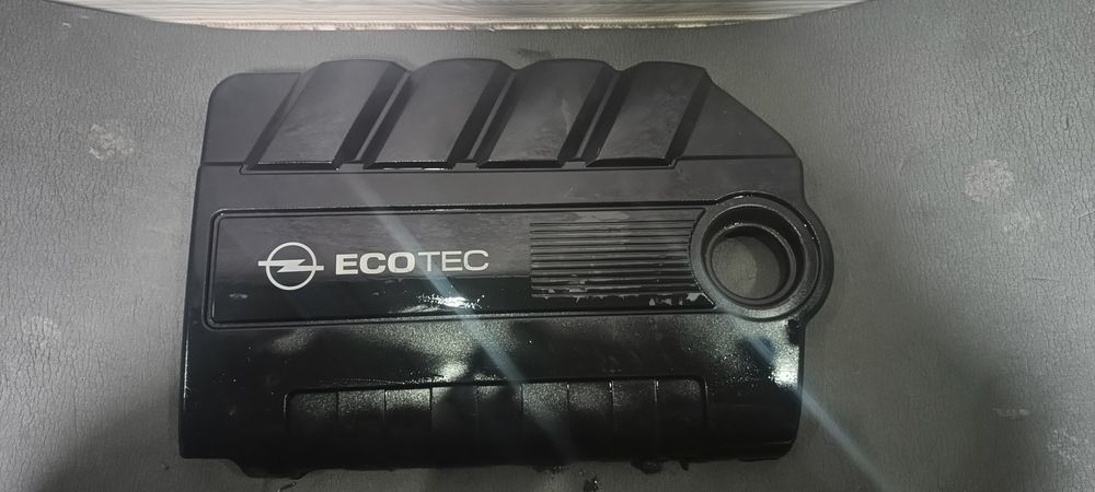Кришка двигуна Оpel Vectra C 1.9 tdi