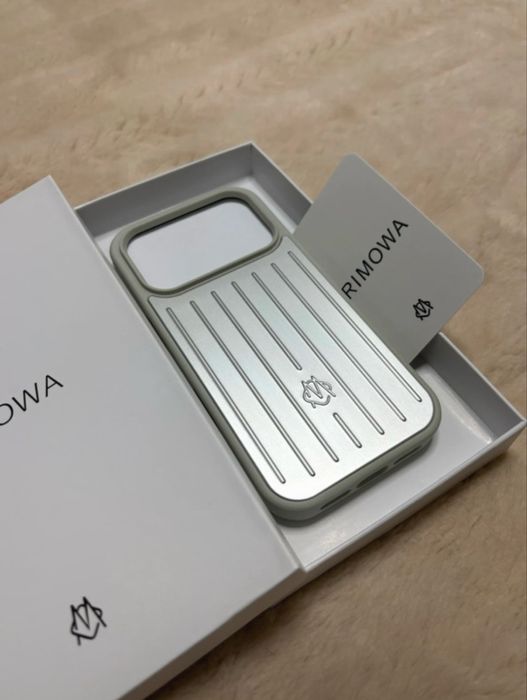 Capa RIMOWA IPhone 17 Pro